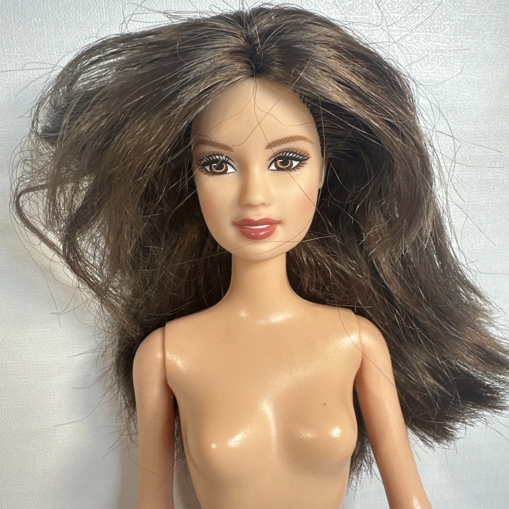 Mattel Fashion Fever Teresa long Brunette soft hair Barbie Doll 2004 nude
